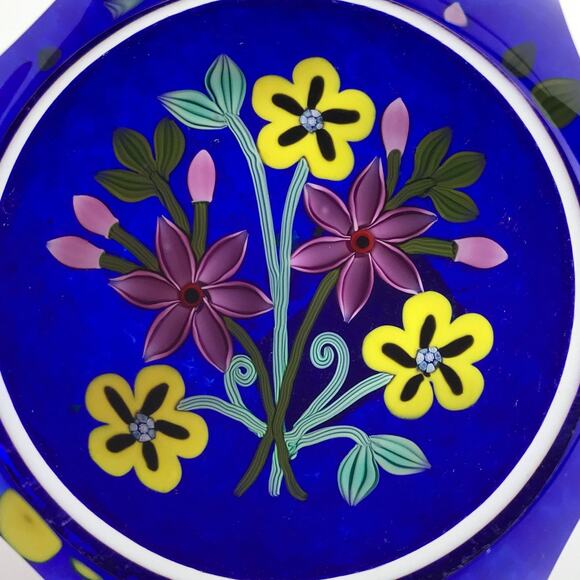 Perthshire 1999E Bouquet on Blue Lampwork Clematis Flower Faceted Paperweight - Picture 6 of 13